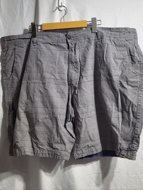 Mountain Bridge Men's Casual Flat-Front Shorts in Gray, Size 46